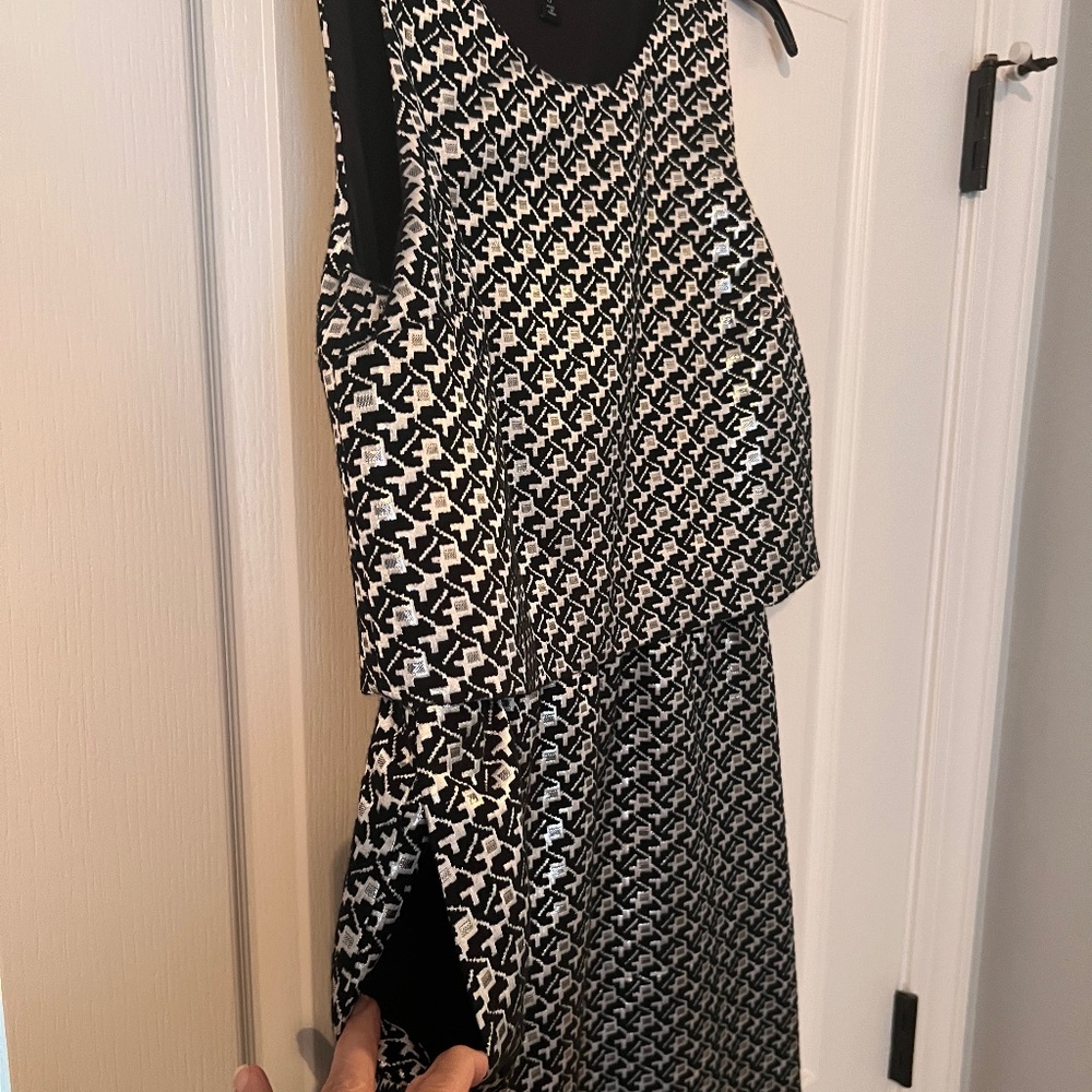 Dress - Picture 2 of 4